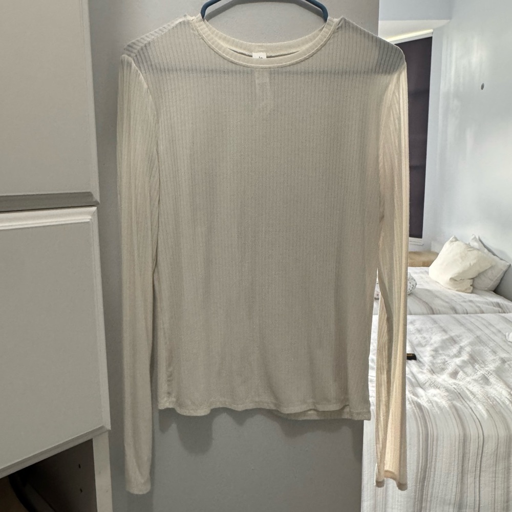 ALO Yoga Cream Long Sleeve Top